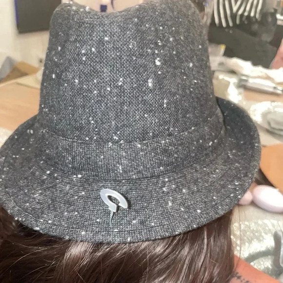 GREY TWEED FEDORA WALKING HAT - Picture 8 of 15